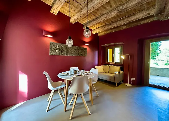 Semesterbostad Casa Lovi Borgosesia